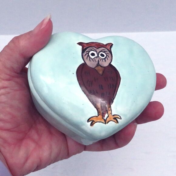 Green Ceramic Heart Shaped Lidded Trinket Dish with Handpainted Owl for Jewelry - Picture 3 of 5